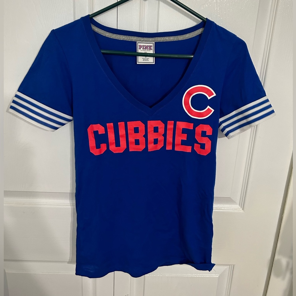 NWOT VS Pink Chicago Cubs Tshirt small